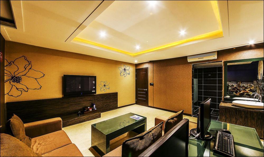Nice Hotel Uijeongbu Extérieur photo