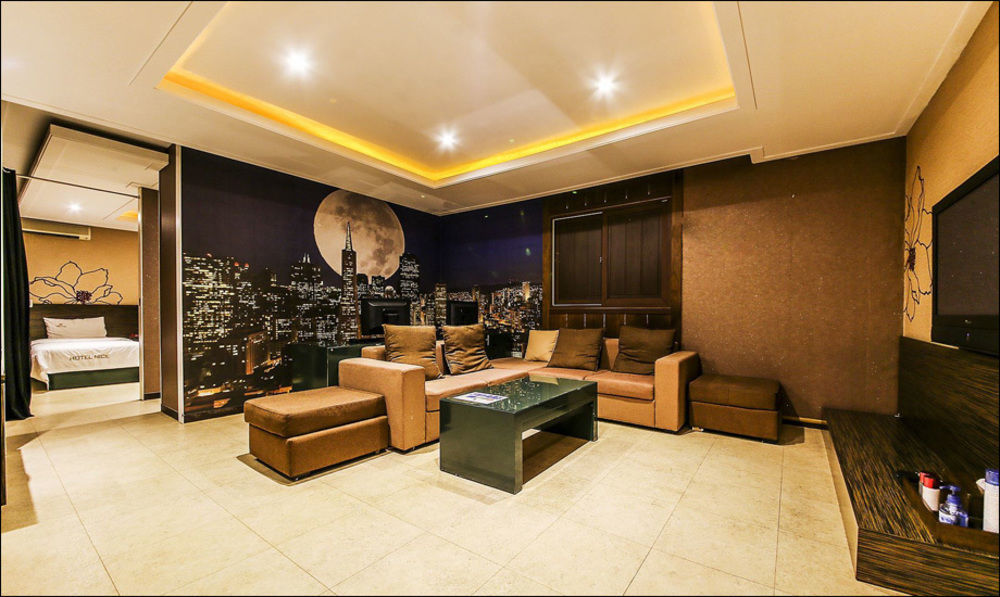 Nice Hotel Uijeongbu Extérieur photo