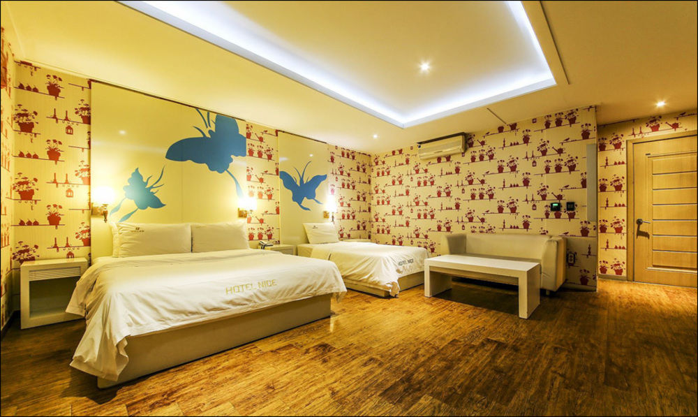 Nice Hotel Uijeongbu Extérieur photo