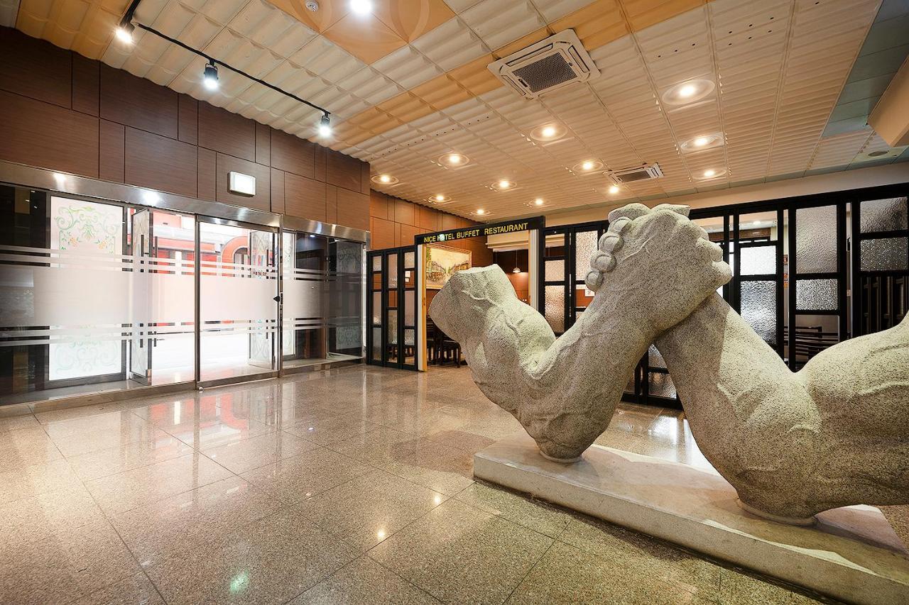 Nice Hotel Uijeongbu Extérieur photo